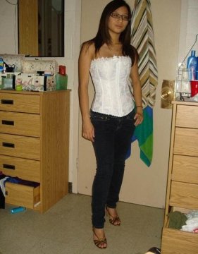 nicedress893 aus Limburg,Niederlande